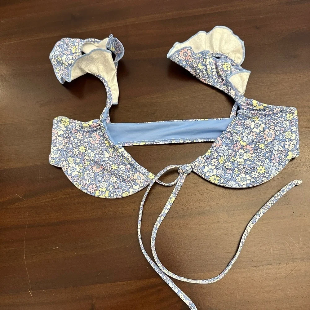 Frankie's Bikinis Birdie Ruffle Bikini Top